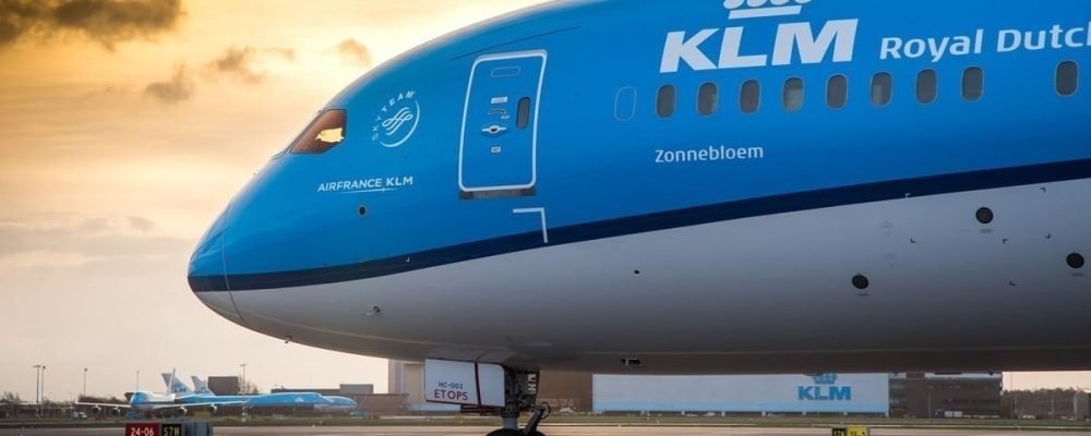 СКОРОЧЕННЯ В KLM.