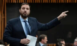 ДЕПУТАТ ДАЕТ ШАНС ПУАЛЬЕВРУ.