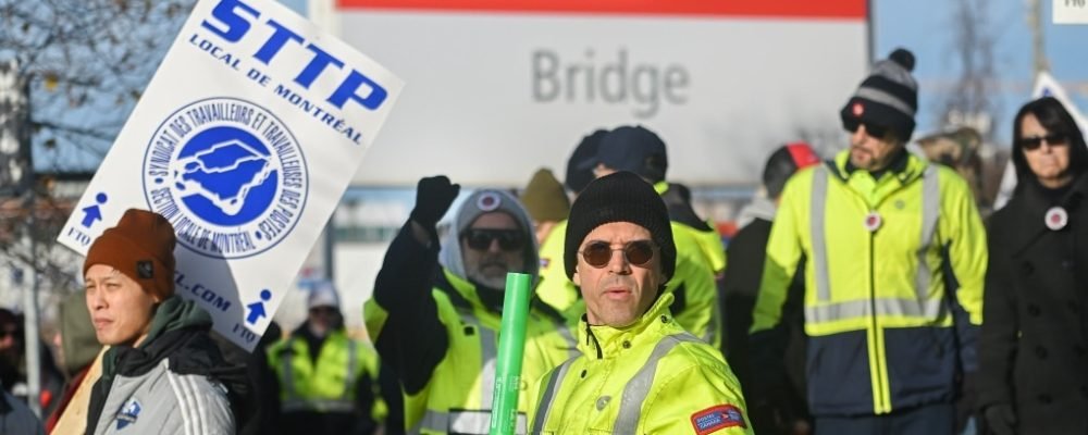 В ОЧІКУВАННІ ПАСПОРТУ.