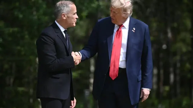 ТРАМП УГРОЖАЕТ ТАРИФАМИ НА ВЕСЬ КАНАДСКИЙ ИМПОРТ.