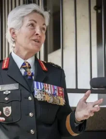БІЛЬШЕ УВАГИ АРМІЇ.