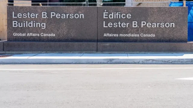 В GLOBAL AFFAIRS CANADA НЕСПОКОЙНО.