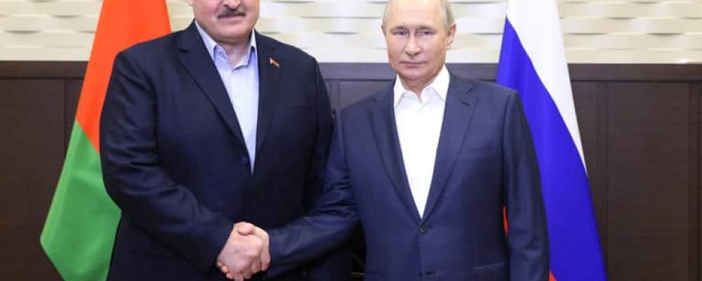 Лукашенко снова угрожает НАТО.