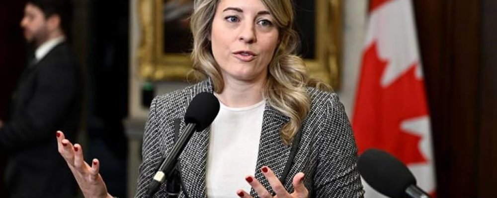 За пороушення прав людини.