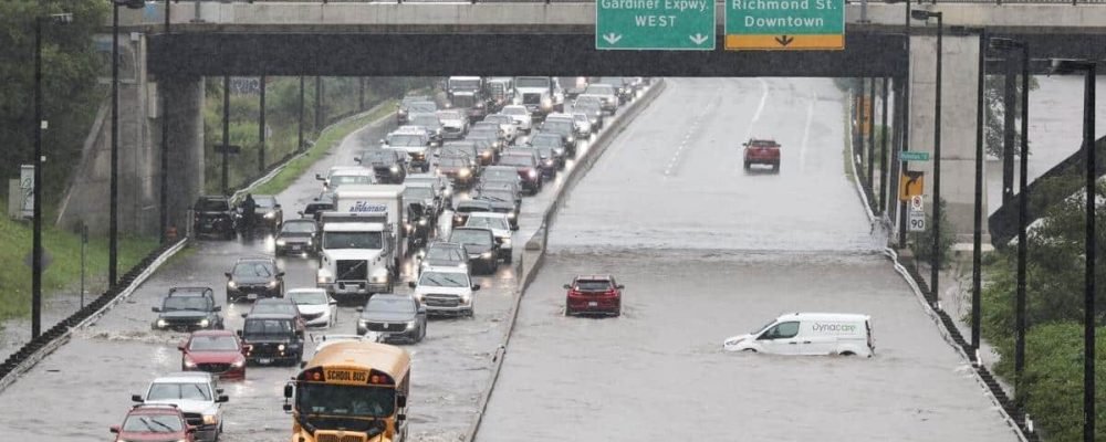 ЗЛИВИ В ТОРОНТО.