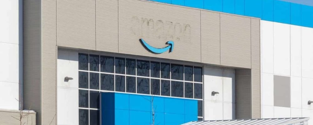 AMAZON НАЧАЛ ЗАКРЫВАТЬ СКЛАДЫ.