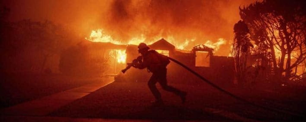 ПОЖЕЖА В КАЛІФОРНІЇ.