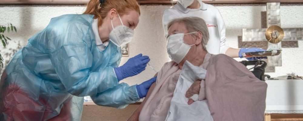 ВАКЦИНА: имею ли я право отказаться и каковы правовые последствия?