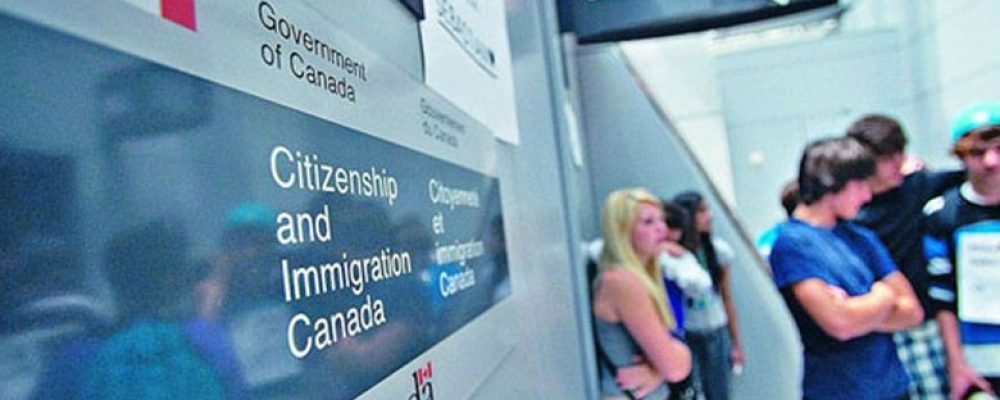 Ускоренное получение канадского статуса для украинцев.