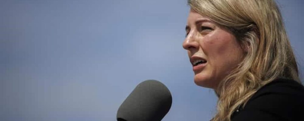 За преступления против детей.