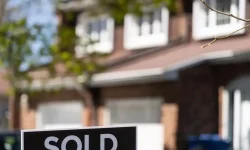 НА РИНКУ НЕРУХОМОСТІ.