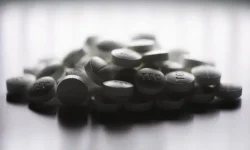 ДЕФІЦИТ ЛІКІВ.