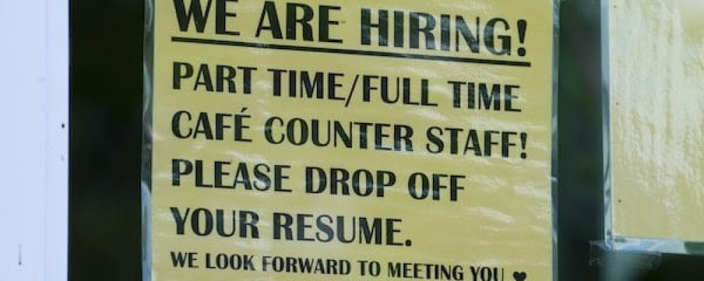 СТРАНА ТЕРЯЕТ РАБОЧИЕ МЕСТА.