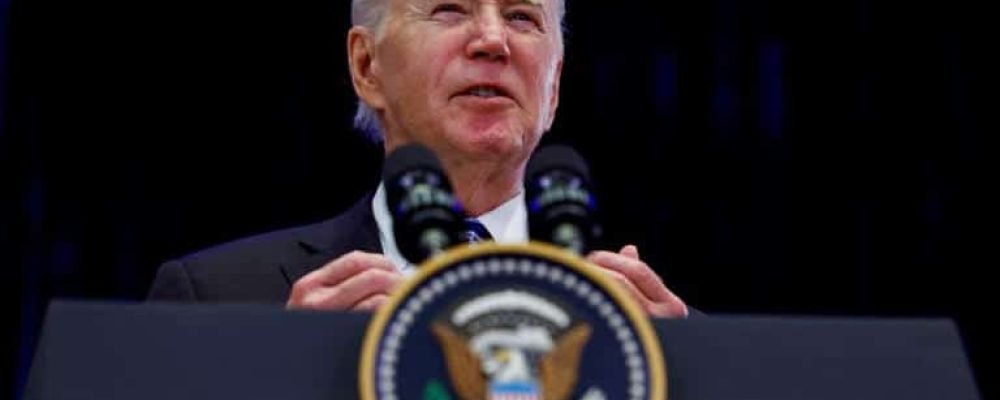 Байден просит Конгресс о пакете помощи.