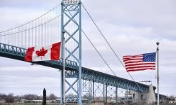 ЩО НОВОГО ЧЕКАЄ КАНАДЦІВ ПРИ В'ЇЗДІ ДО США?