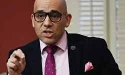 КАНДИДАТІВ МЕНШАЄ.