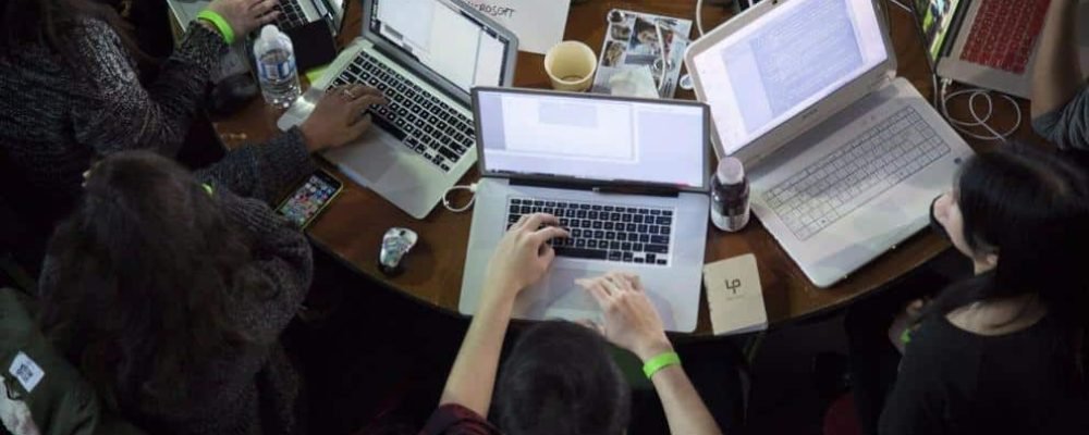 ЯКИМ РОБОЧИМ МІСЦЯМ ЗАГРОЖУЄ ШІ?