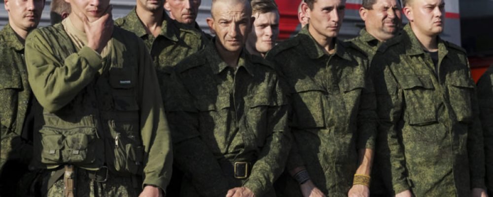 Більше солдатів на фронт.