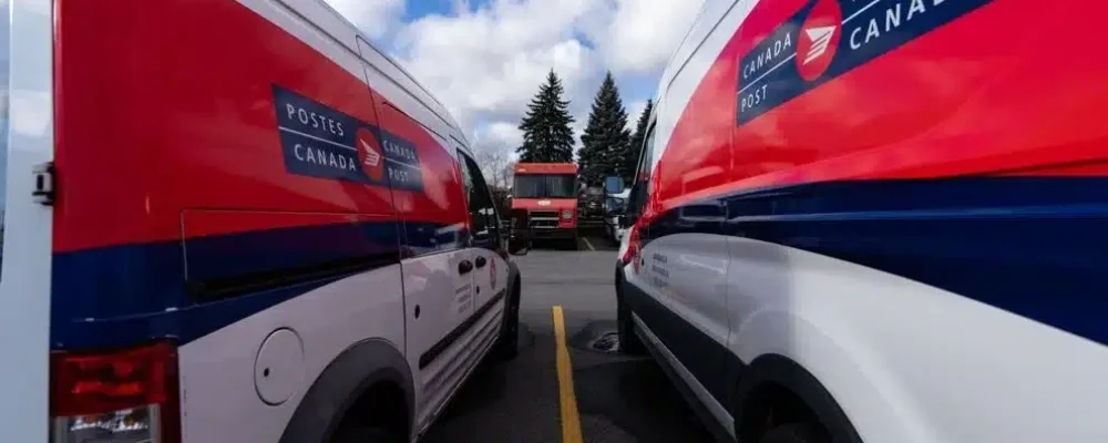 ПРАЦІВНИКИ CANADA POST ПОЧИНАЮТЬ ГОЛОСУВАННЯ.