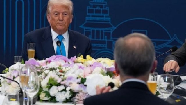 УПРЯМЫЙ ТРАМП.