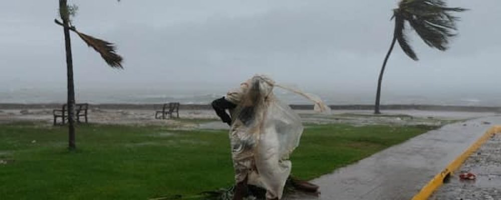 ОДИН ИЗ САМЫХ СИЛЬНЫХ УРАГАНОВ В ИСТОРИИ.