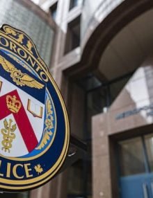 АРЕШТИ ПОЛІЦЕЙСЬКИХ.