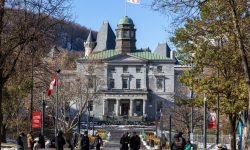 УРЯД КВЕБЕКУ ІГНОРУЄ РІШЕННЯ СУДУ.