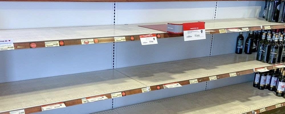 АМЕРИКАНСЬКИЙ АЛКОГОЛЬ РОЗПРОДАЄТЬСЯ.