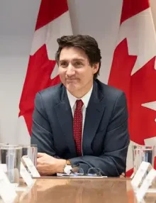 КИНУВ ЯКІР.