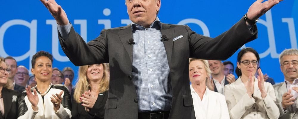 Без стеснений.