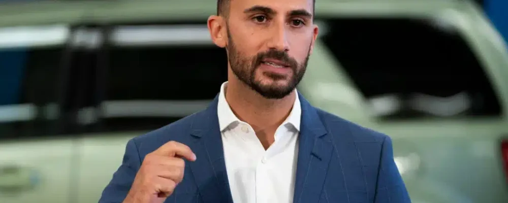 ПЕРВЫЙ В КАНАДЕ.