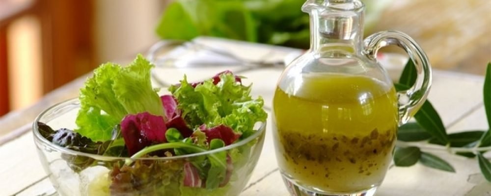 Заправляем летние салаты.