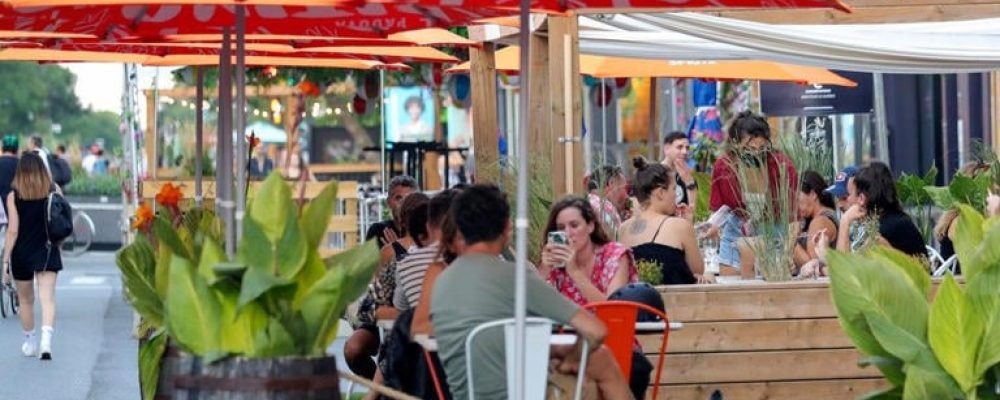 ЛИШЕ ДЛЯ ПІШОХОДІВ.