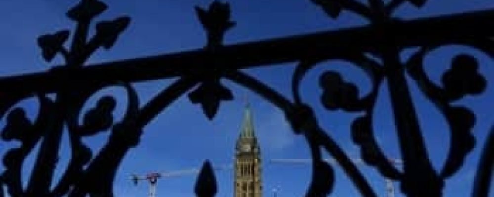 Иск против Трюдо.