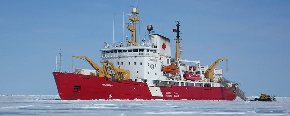 НУЖНЫ ЛЕДОКОЛЫ.