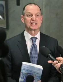 НОВИЙ БЮДЖЕТ СТАРОГО УРЯДУ.