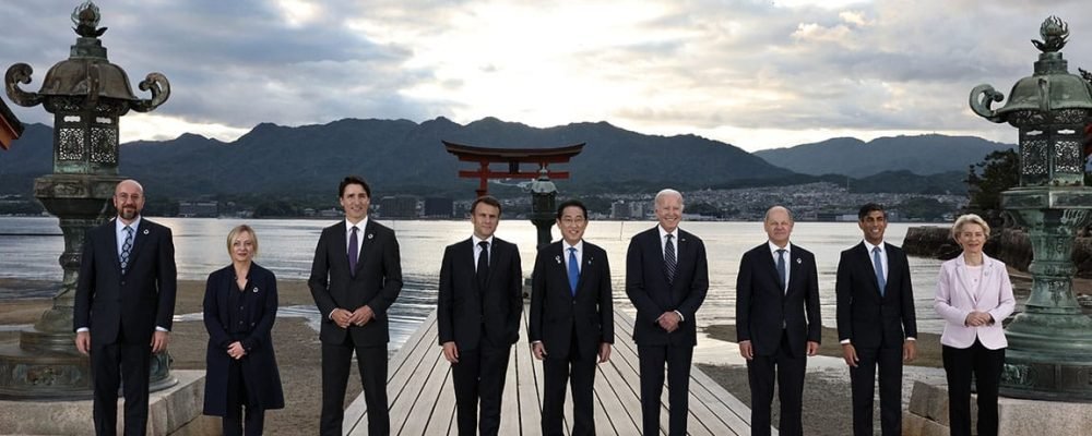 САММИТ БОЛЬШОЙ СЕМЕРКИ.