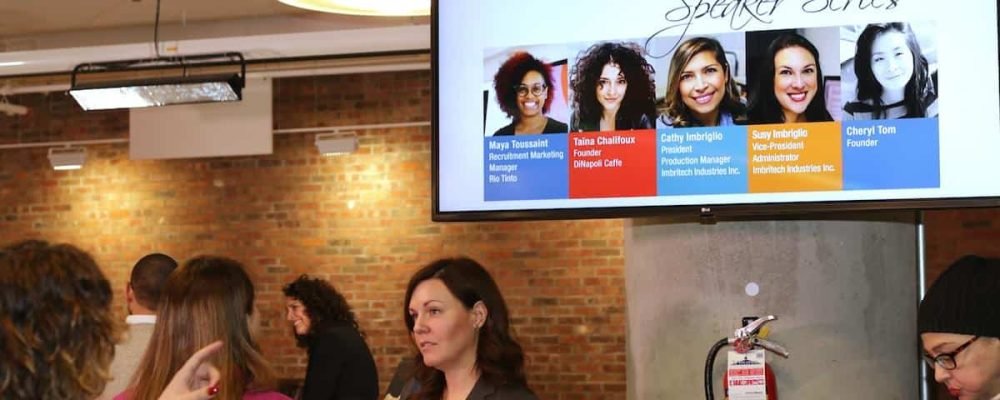 «ВИ СТРІЛЯЄТЕ СОБІ В НОГУ».