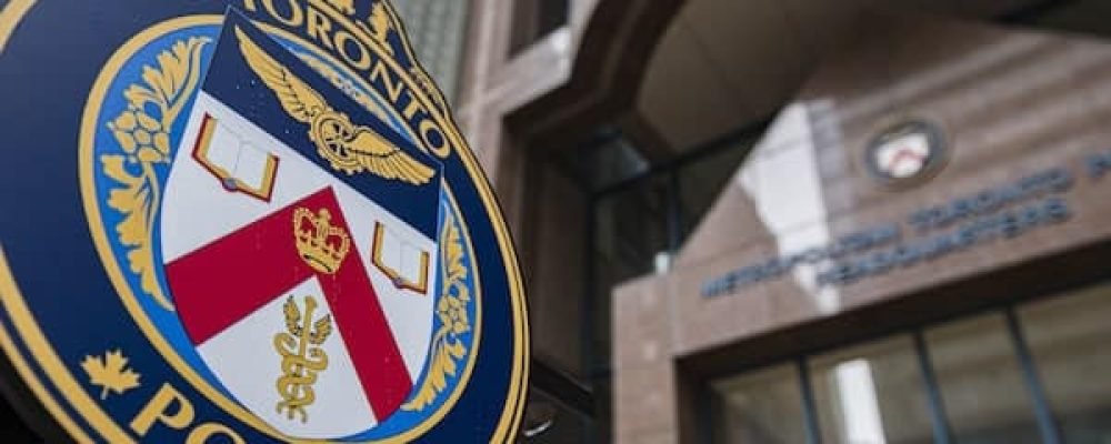 АРЕШТИ ПОЛІЦЕЙСЬКИХ.