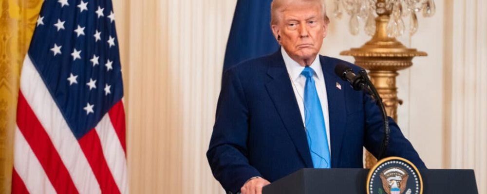 ТРАМП ОБІЦЯЄ ТАРИФИ З 4 БЕРЕЗНЯ.