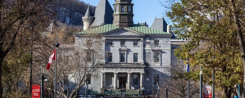 УРЯД КВЕБЕКУ ІГНОРУЄ РІШЕННЯ СУДУ.