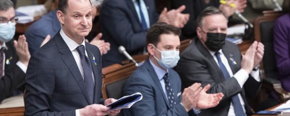 Забота о людях или подкуп избирателей?