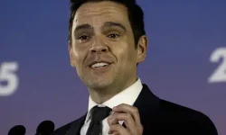 ЗАБЛОКУВАТИ ЗАКОН ПРО КОНСТИТУЦІЮ ДО ВИБОРІВ.