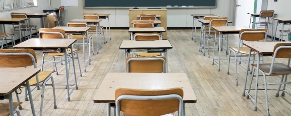 УЧИТЕЛЕЙ НЕ ХВАТАЕТ.