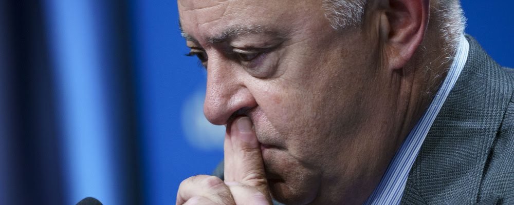 Министр отступает.