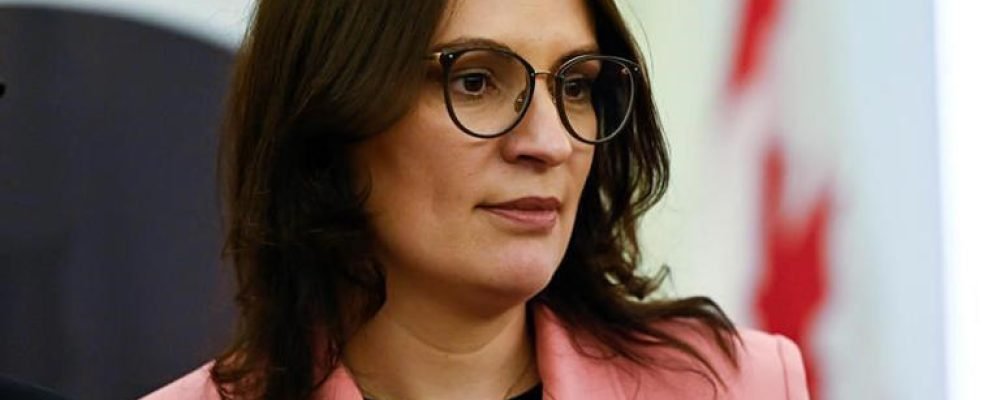 Сплотиться перед общей угрозой.