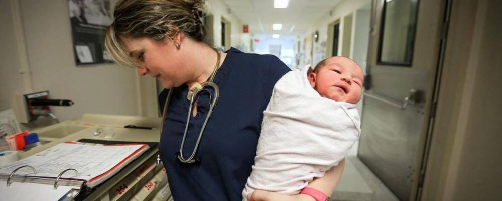 В Квебеке негде рожать.