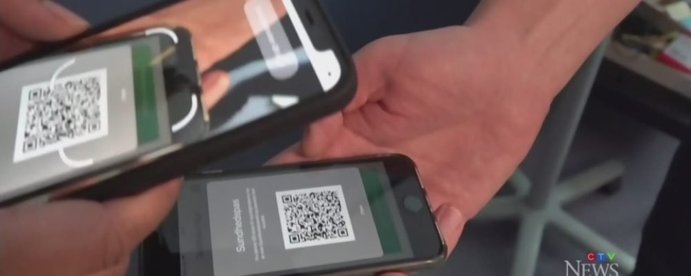 Ваш паспорт, пожалуйста.