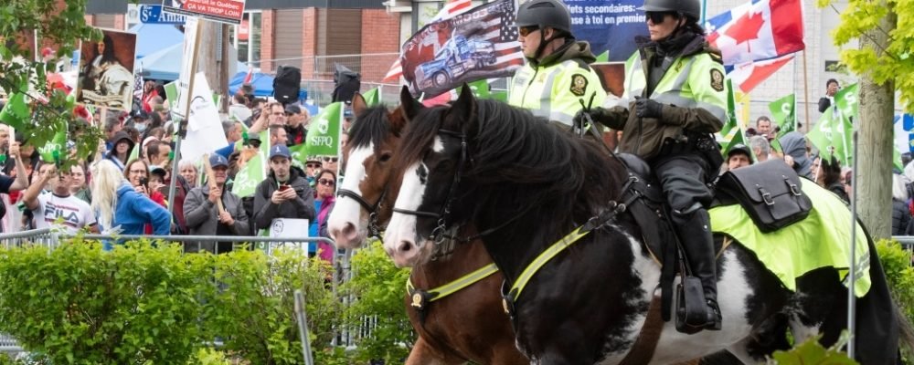 Под усиленной охраной.