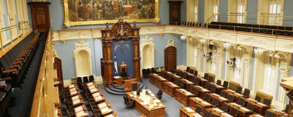 УСЫНОВЛЕНИЕ ПРИОСТАНОВЛЕНО.